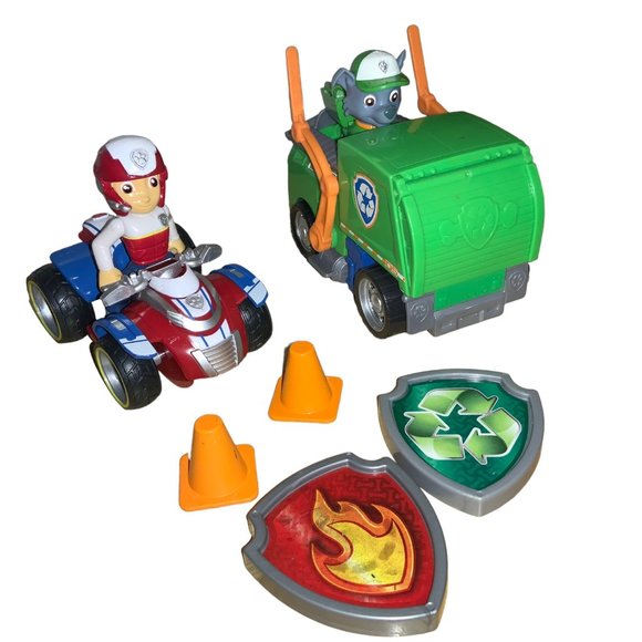 Paw Patrol Garbage Truck Race Car  Figures and Badges - Picture 1 of 16